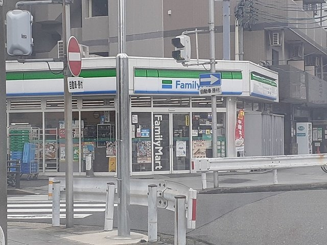 ホワイトメゾン新栄の周辺|ファミリーマート新栄店まで480m
