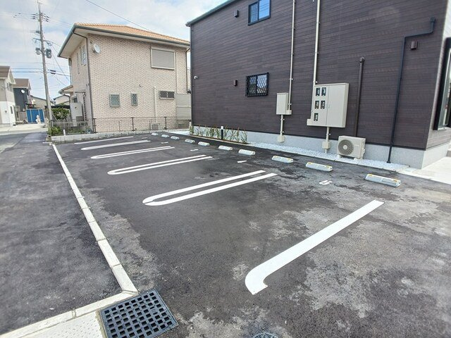 フルール　レジデンス　Ⅰの駐車場