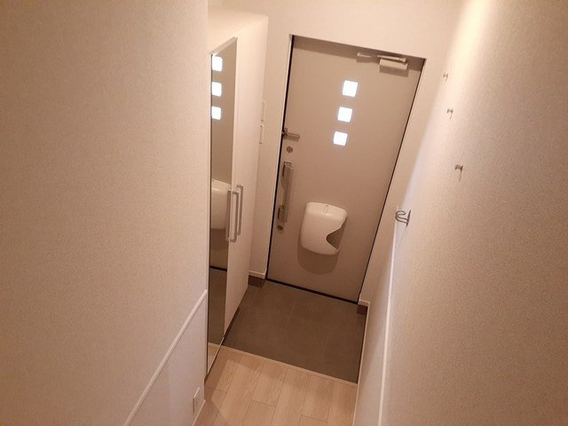 スコーピオンの玄関