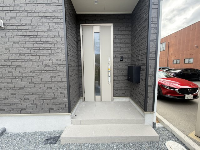 姫路市広畑区才の新築一戸建のエントランス