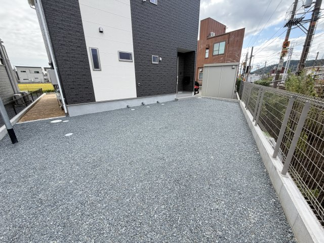 姫路市広畑区才の新築一戸建の駐車場