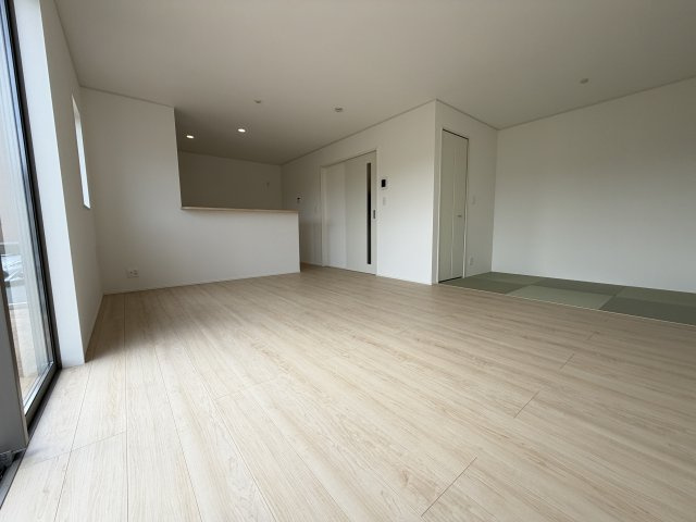 姫路市広畑区才の新築一戸建の居間・リビング