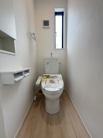 姫路市広畑区才の新築一戸建のトイレ