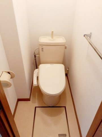 ハイツ小笹台のトイレ|ゆったりとした空間のトイレです