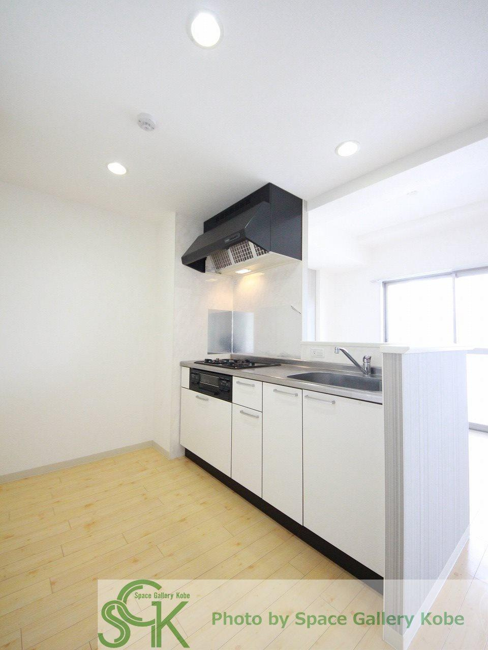 サンヴィラ24のキッチン|※お部屋により仕様が異なる可能性があります。
