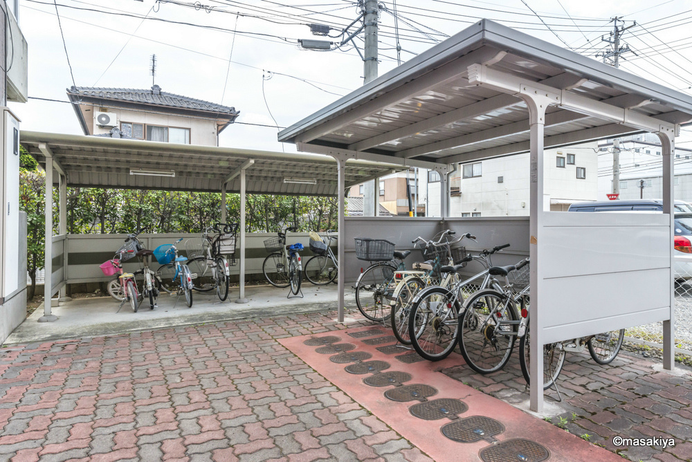 中御所グランバレーＡのその他共用部分|駐輪場
室内の写真は同じ建物内の別のお部屋の物です。