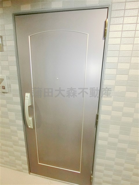 ルーブル東蒲田六番館の玄関