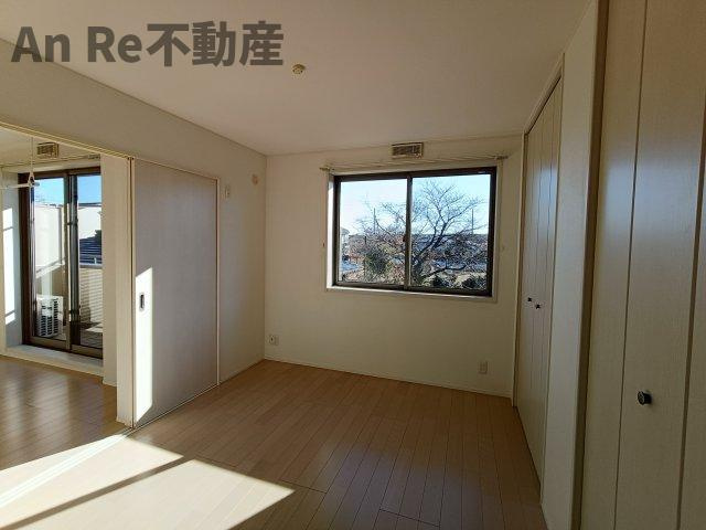 シャルマンドミールの居間・リビング|別部屋イメージ写真
