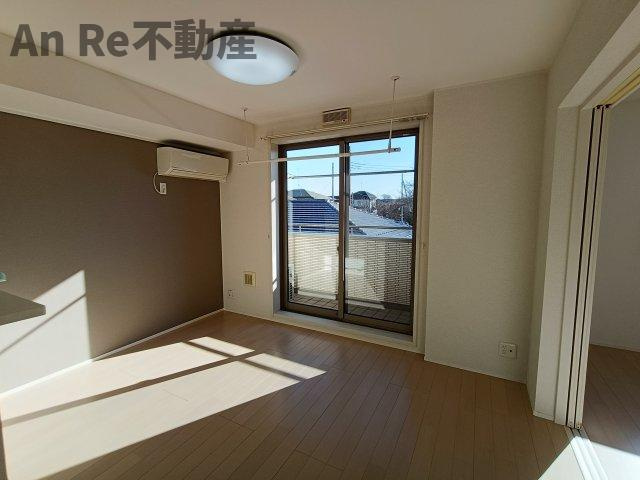シャルマンドミールの居間・リビング|別部屋イメージ写真