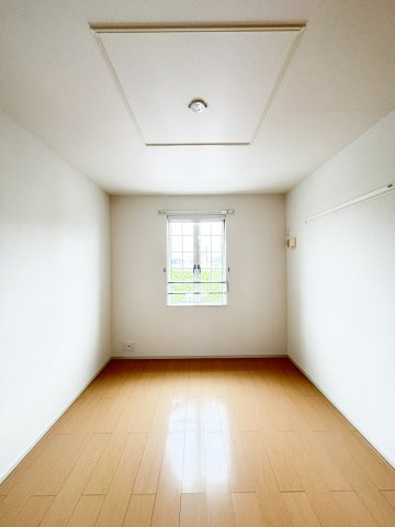 リバーフィールド　わらびの洋室