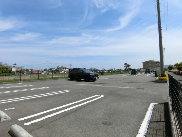 クレメント　Ａの駐車場