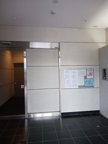 ディアコート中臣のエントランス