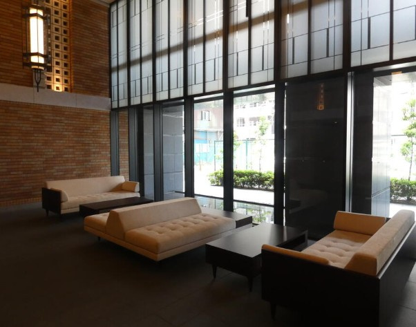 新宿区若松町の賃貸マンションのロビー