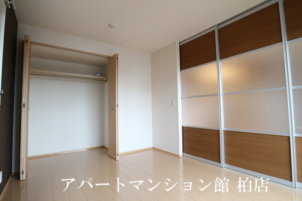 セントラルアヴェニューBの洋室