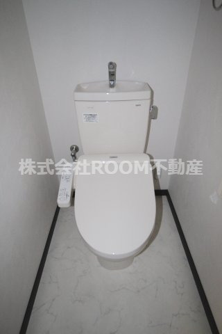 キートスグランデ天神のトイレ|落ち着いた色調のトイレです