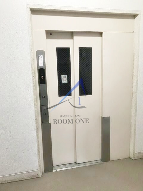 東陽町ハイホームＢ棟のその他共用部分|エレベーターです。