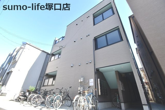 コッジーネス尼崎の外観