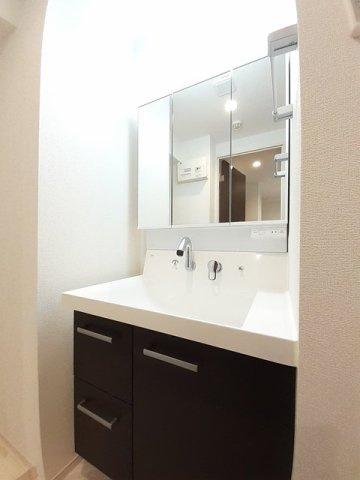 グランツ恵比寿の洗面所|明るい洗面所です