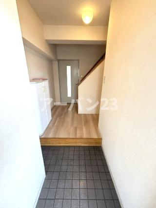 メゾンセレナイトの玄関|別部屋参考写真(反転タイプ)