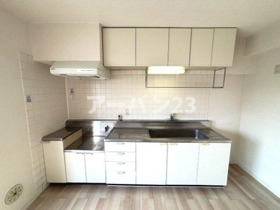 メゾンセレナイトのキッチン|別部屋参考写真(反転タイプ)