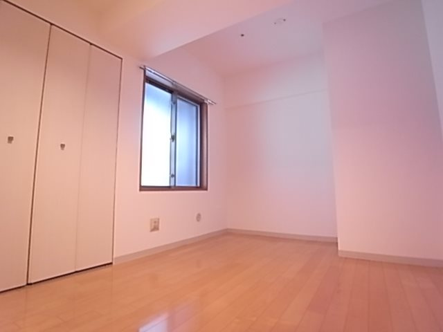 アーバネックス元町通の洋室