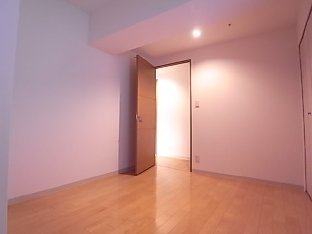 アーバネックス元町通の洋室