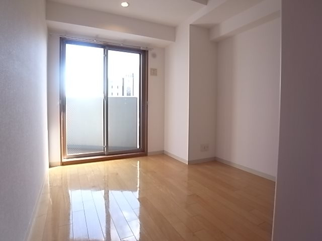 アーバネックス元町通の洋室