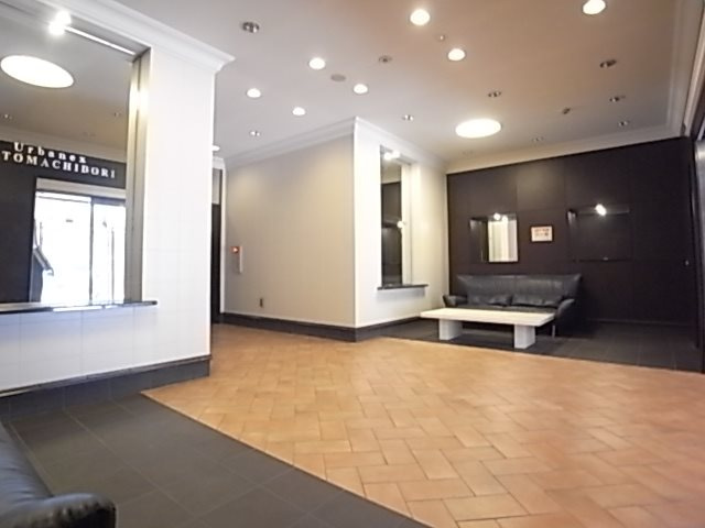 アーバネックス元町通のロビー