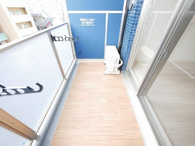 プレサンス堺筋本町センティスのバルコニー