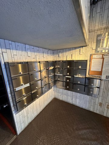 カナード西本町のロビー