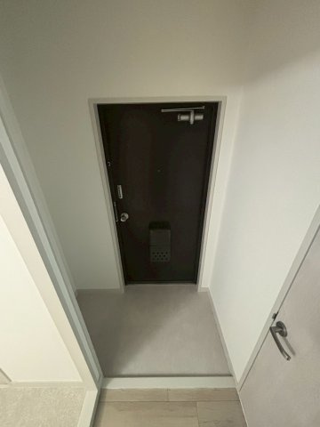 カナード西本町の玄関