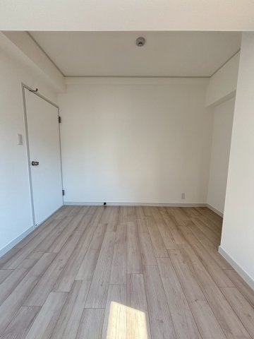 カナード西本町の寝室