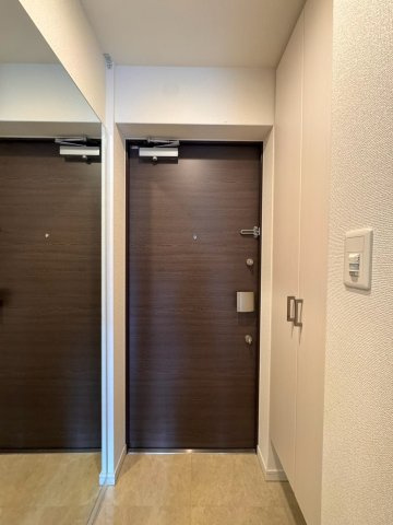 コンフォリア西天満の玄関