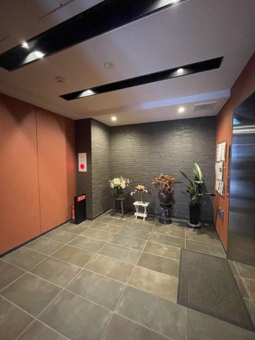 D-room gracious平尾のエントランス