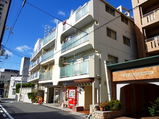 シャルマン花隈の外観