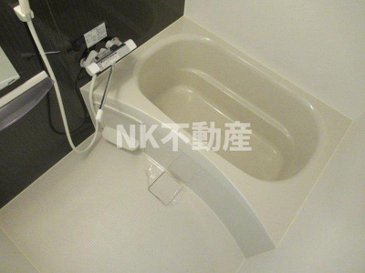 【浴室】 | クローバー・クレスト（八戸ノ里賃貸） | コンパクトで使いやすいお風呂です