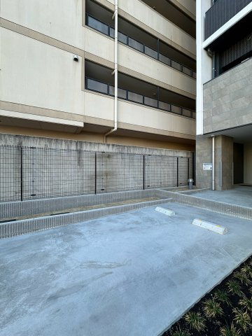 ディアレイシャス金山Ⅱ　名古屋市賃貸　仲介手数料無料の駐車場