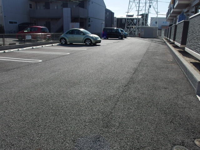 ウッドインの駐車場