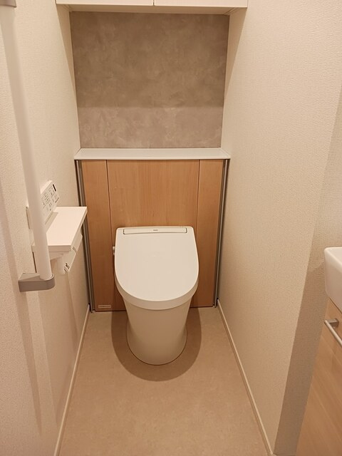 稲城市百村のアパートのトイレ
