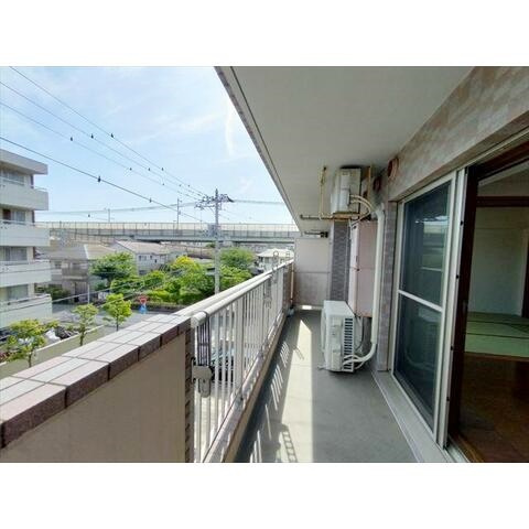 藤沢市村岡東１丁目の賃貸マンションのバルコニー