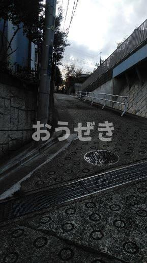 ＷＩＴＨ　ＰＬＡＣＥ　月見台の駐車場