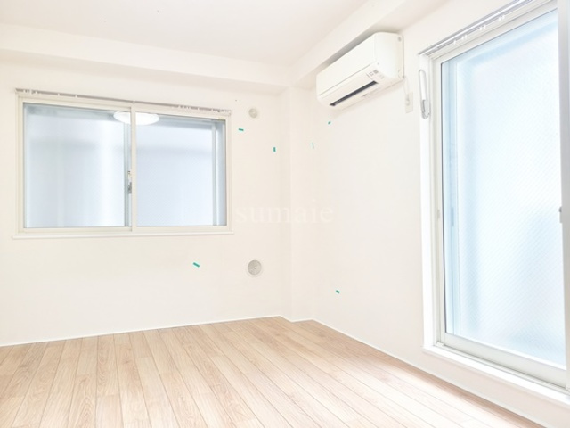 ｂ’ＣＡＳＡ ＴＯＫＩＯの寝室|７帖の２面採光の明るい居室です☆