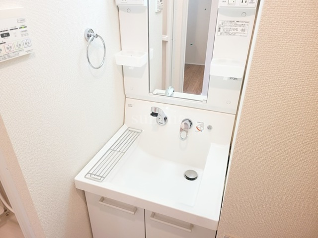 ｂ’ＣＡＳＡ ＴＯＫＩＯの洗面所|独立洗面台付きです☆
