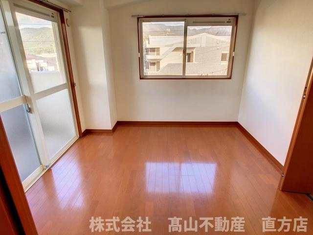 直方市湯野原２丁目の賃貸マンションの収納