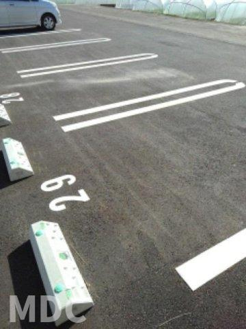 サンシーブルＣの駐車場
