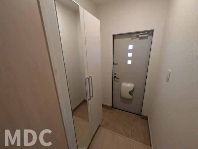 サンシーブルＣの玄関