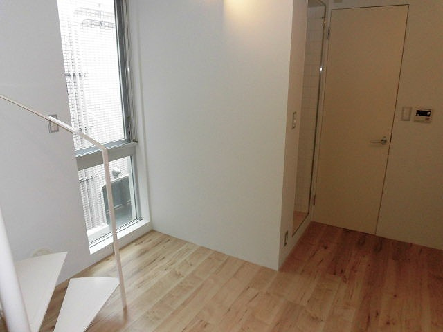 Ginkgo Ave.の居間・リビング