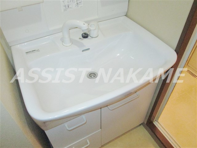アクエリアス三軒茶屋の独立洗面台
