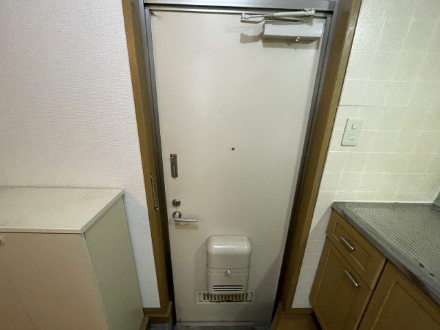 リヴェール本郷の玄関