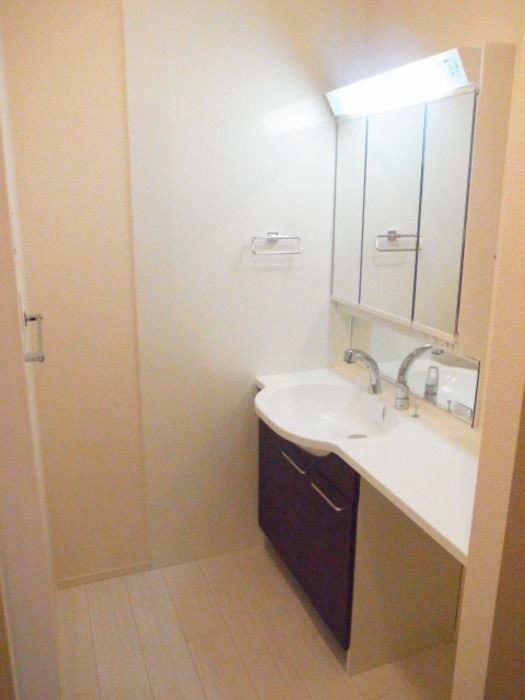 D-room泉台　B棟の洗面所